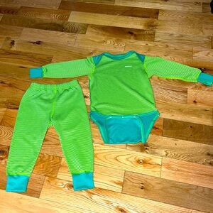Patagonia Capilene 3 Midweight Toddler Set Bodysuit and Pants SIze 18 Months